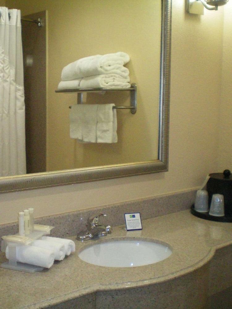 Holiday Inn Express Hotel Galveston West-Seawall By Ihg Экстерьер фото